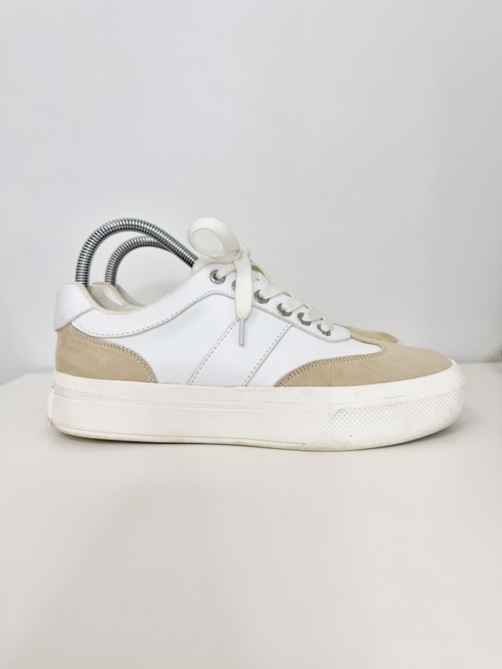 J Slides White Sand Faux Suede Gable Platform Casual Sneaker Women’s Size 8.5